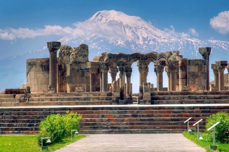 que ver o hacer en Erevan torre del reloj
