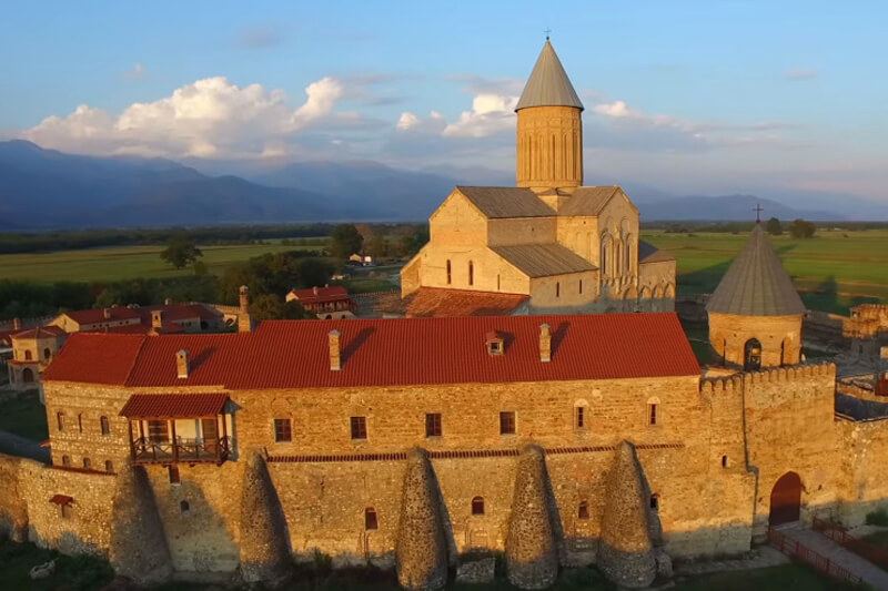 7 iglesias ortodoxas que te dejarán con la boca abierta: Monasterio de Alaverdi